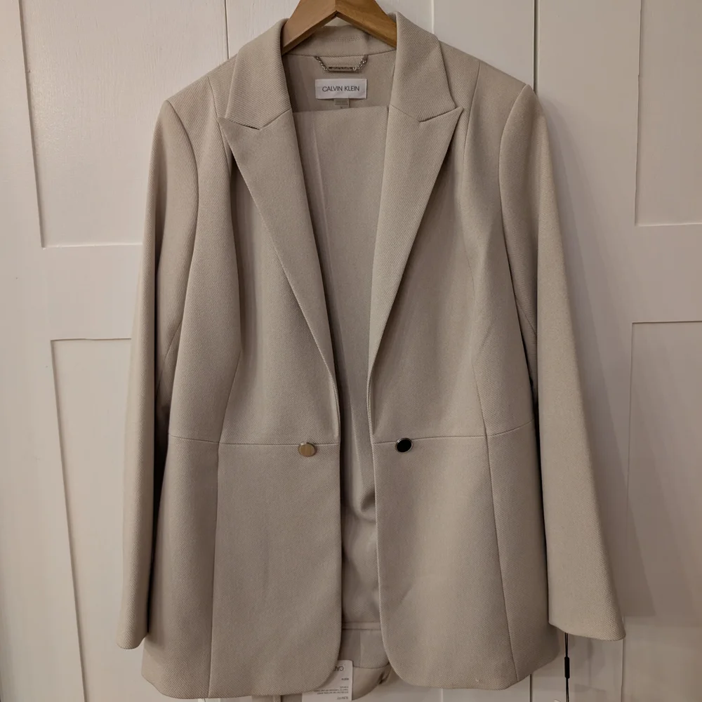 Calvin Klein Women's Cream Blazer - Picture 1 of 8